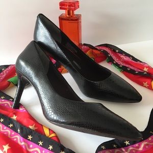 Rockport Textured Leather Black High Heel/Pump 9M
